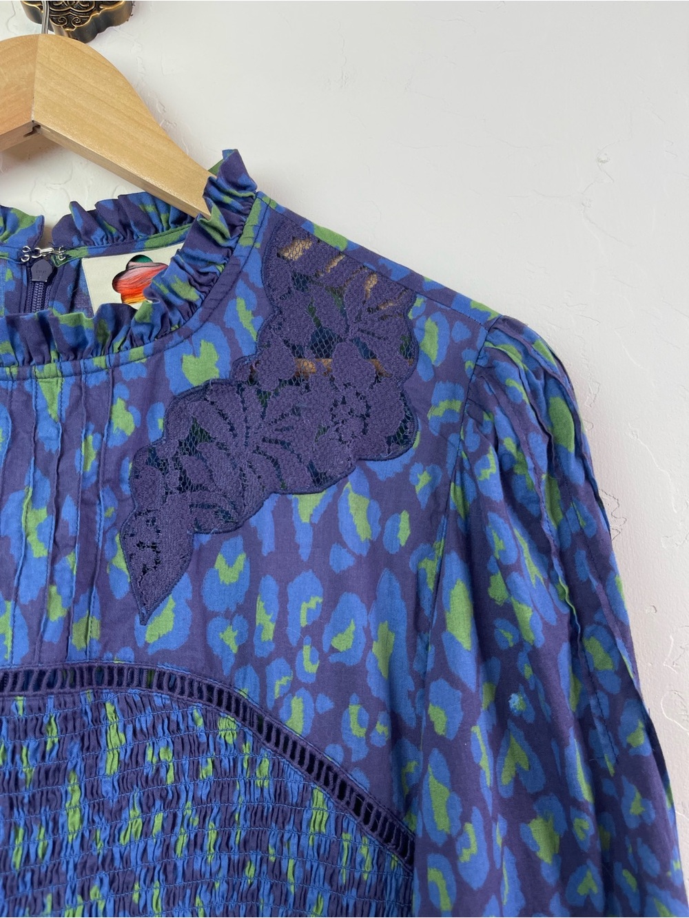 Farm Rio Leopard Pop Smocked Peplum Blouse Long Puff Sleeve Boho Top Size Medium - Picture 6 of 16